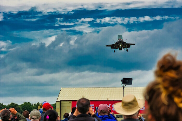 f35-landing-700.jpg